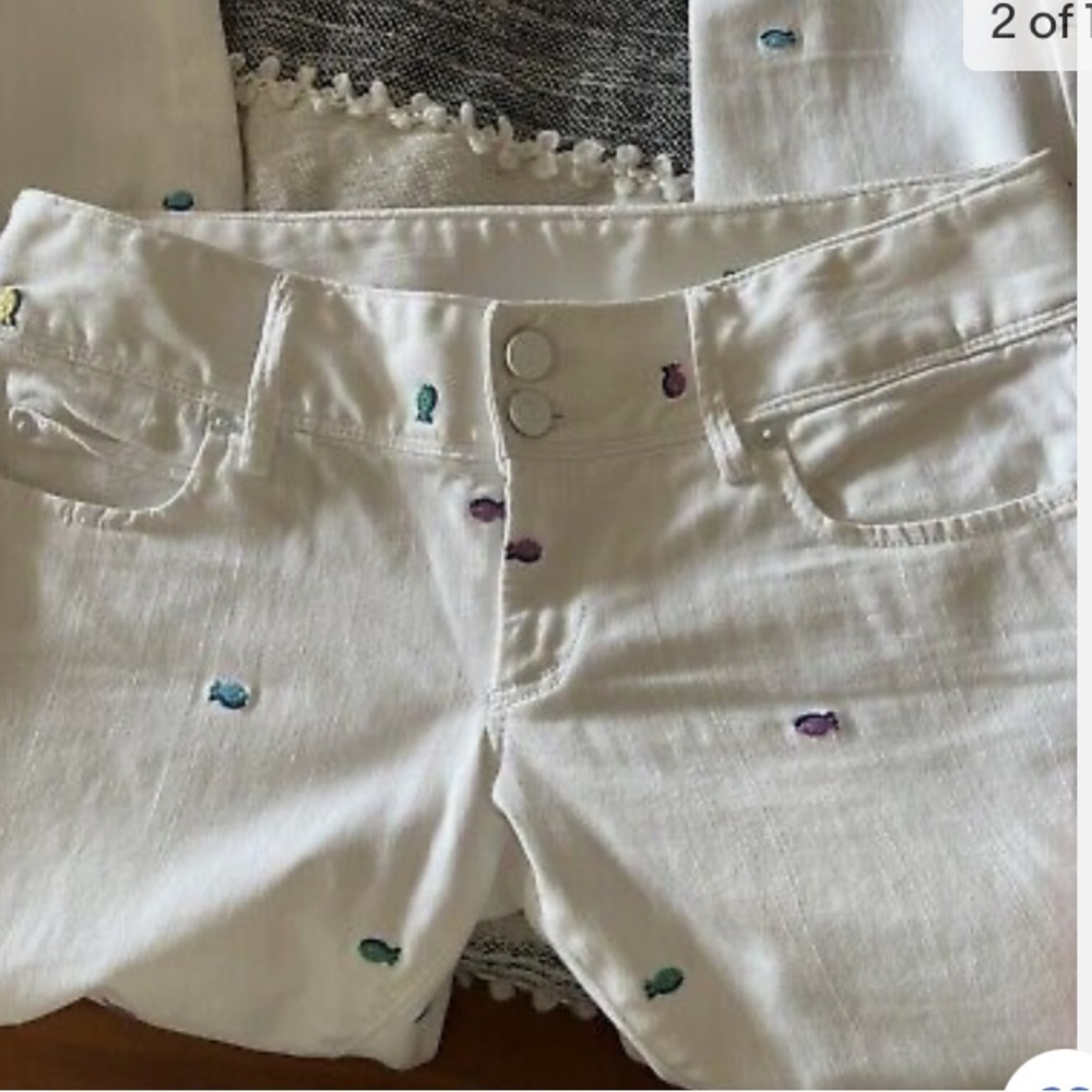 LILLY PULITZER WORTH SKINNY RESORT WHITE EMBROIDERED FISH PANT.